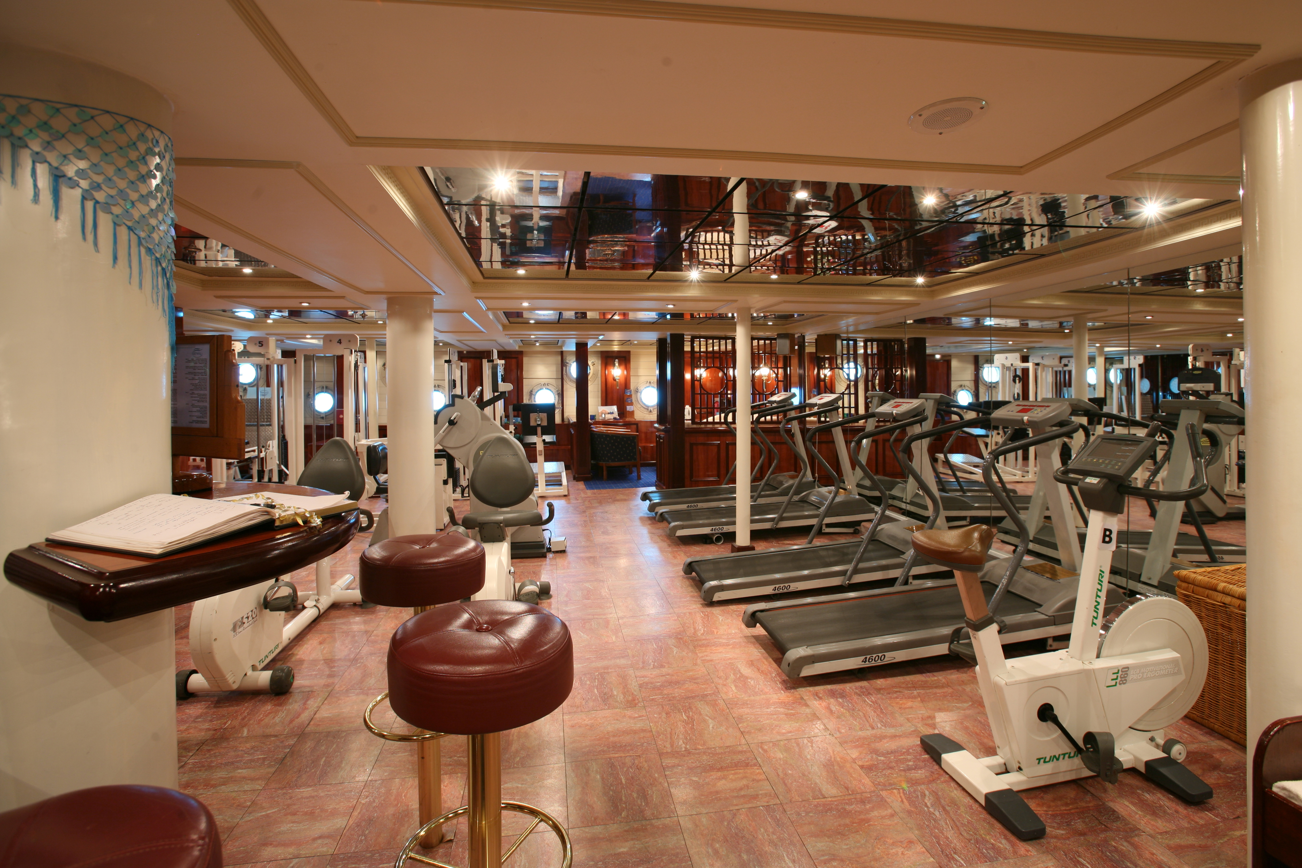Star Clippers Royal Clipper Interior Leisure 1.jpg